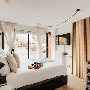 luxurious-private-studio-amsterdam-zuid.amsterdamhotelsnl.com/