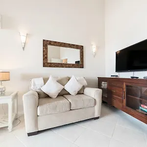 Lantana No. 34 Apartment Saint James